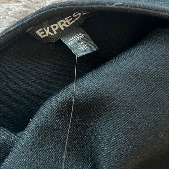 Express top. Black. Size XS. NWT. - Picture 4 of 5